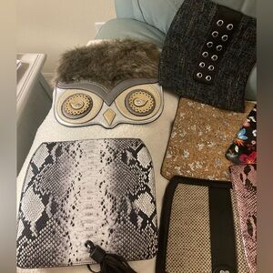 7 purses in one with interchangeable flaps. Magnolia &Vine Versa crossbody purse